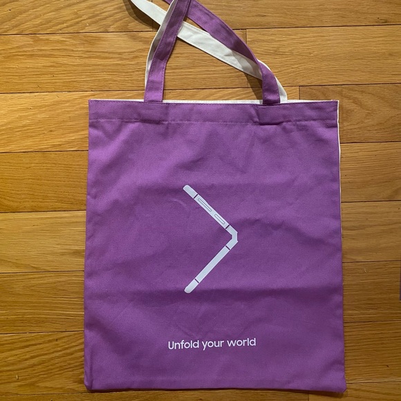 K-pop BTS x Samsung official merchandise - Picture 2 of 5